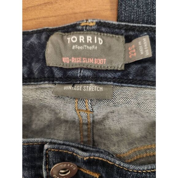 Torrid 22S midrise slim boot vintage stretch 40w, 28 Inseam and 12 rise - Picture 4 of 7
